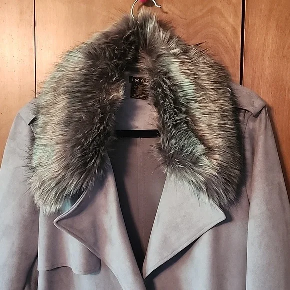 Iman grey dress coat with Faux fur collar, size L. - Picture 6 of 6